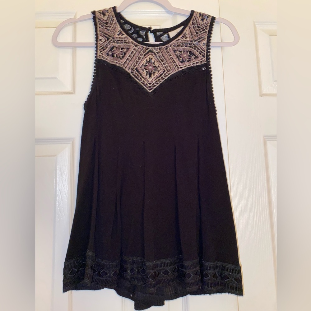 Know Rose black tank top